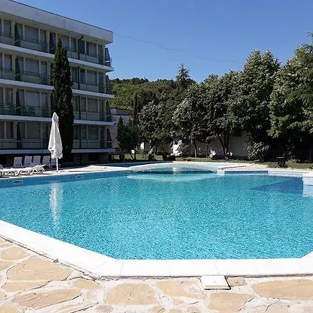 Festa-kranevo Hotel *