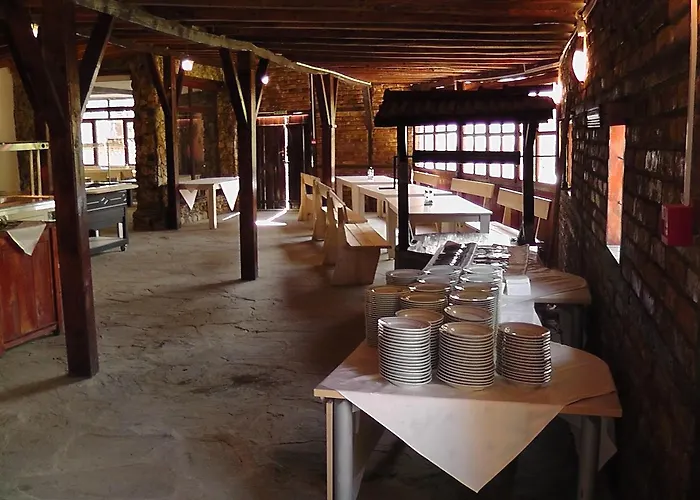 Хотел феста - *