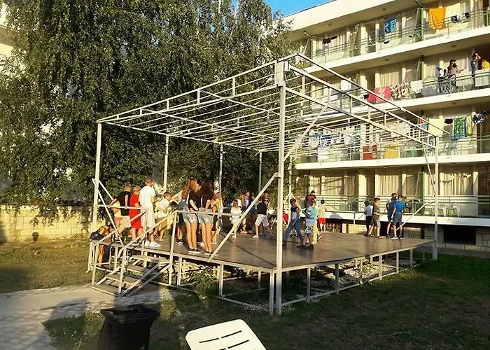 Хотел феста -